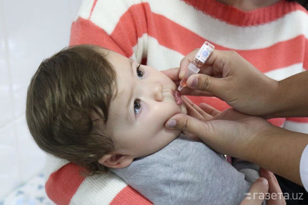 Полиомиелит прививка заразна. Живая вакцина против полиомиелита. Полиомиелитная вакцина ИПВ. Полиомиелит неживая вакцина. ИПВ прививка от полиомиелита.