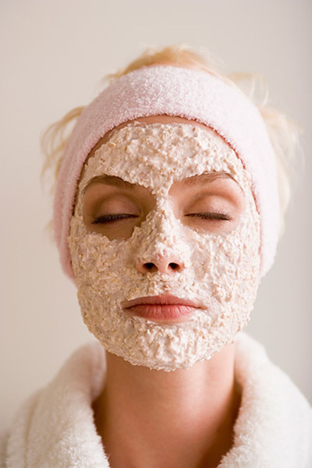 Рисовая маска для лица от морщин. Маска для лица. Майки лицо. М̆̈ӑ̈с̆̈к̆̈й̈ д̆̈л̆̈я̆̈ л̆̈й̈ц̆̈ӑ̈. Домашние маски для лица.