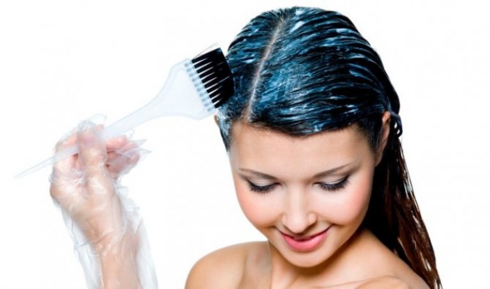 Окрашивание волос во время менструации с точки зрения гинекологии