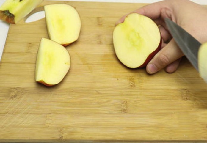 Пошаговый рецепт приготовления овсяной каши на воде с яблоком