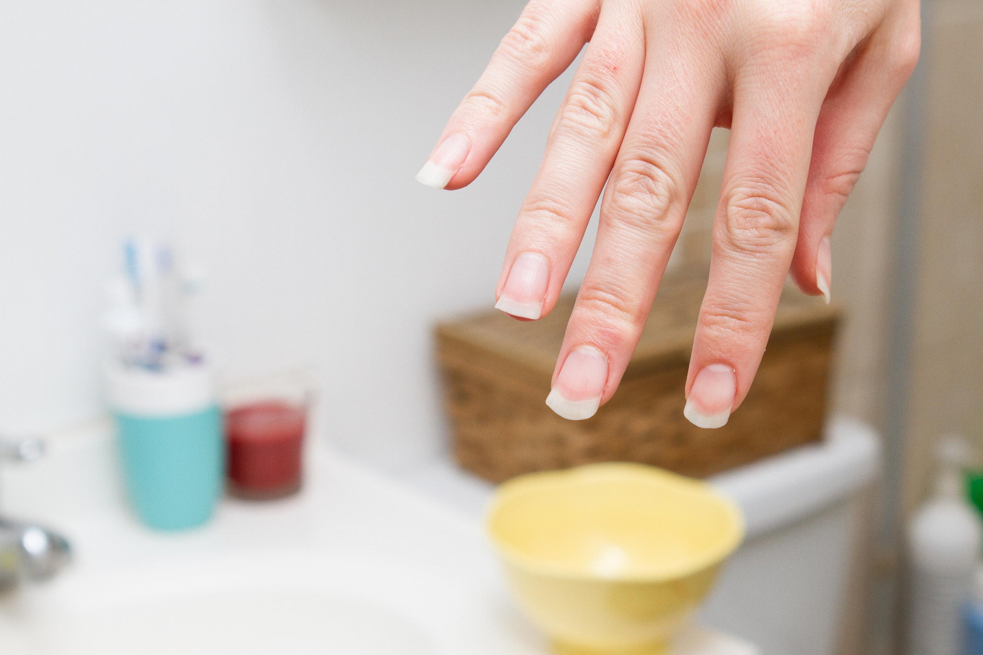 Как убрать желтизну от никотина с пальцев и ногтей? способов очистить кожу